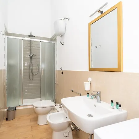 Smart Rent Nei Pressi Di Via Toledo 2 Da Letto Ferienhaus