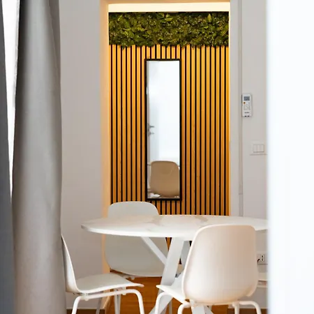 Smart Rent Nei Pressi Di Via Toledo 2 Da Letto Ferienhaus Neapel